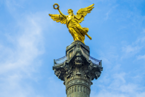 Ángel de la Independencia en la Ciudad de México, representando el impacto económico en el país.