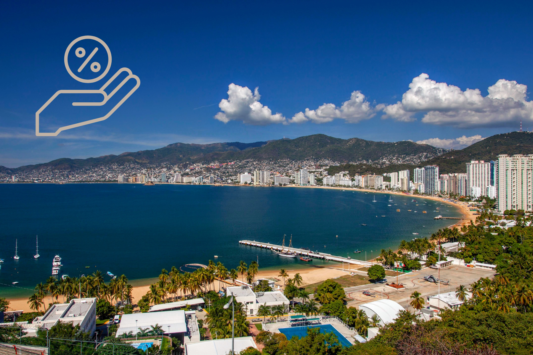 Bahía de Acapulco con una mano sosteniendo una moneda, simbolizando el ajuste de tarifas portuarias en Guerrero